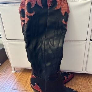 Jessica Simpson Black and Red Western Boots